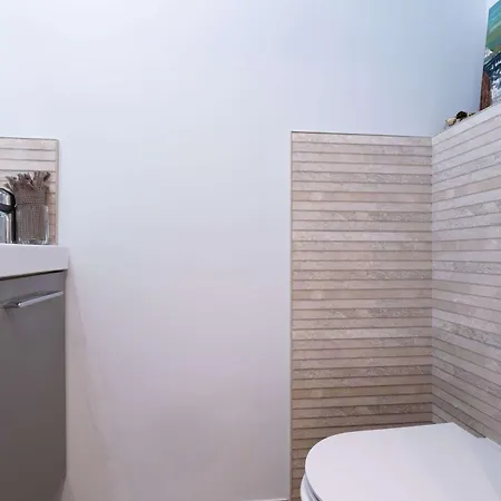 Hidden Gem In The Latin Quarter Apartment *
